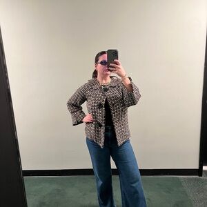 An Ren New York Brown and White Wool tweed three quarter sleeve blazer